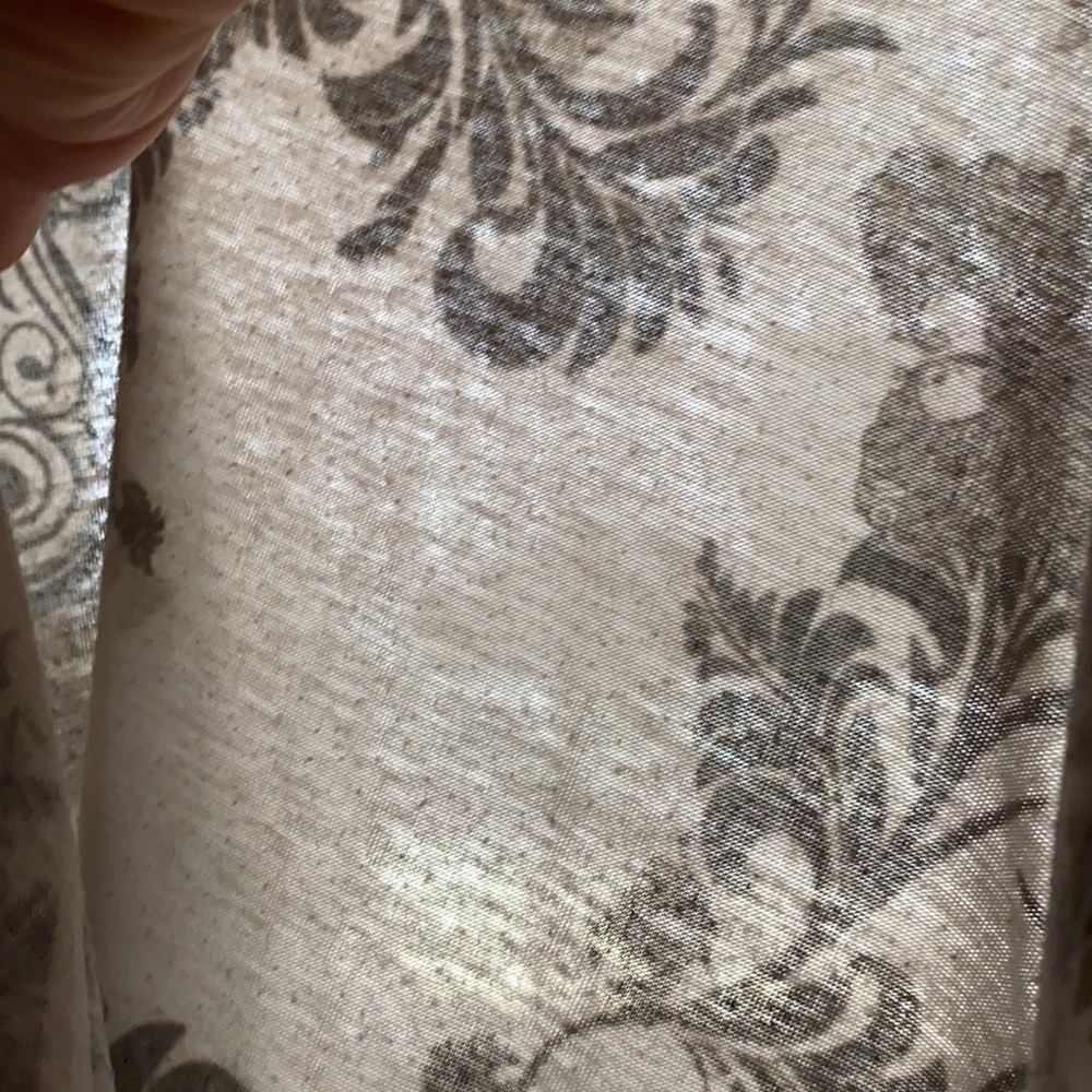Maternity cream and grey butterfly floral top 🦋 - Picture 10 of 11